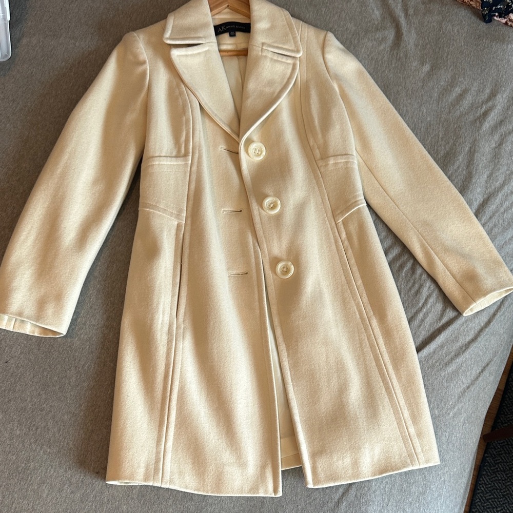 Elegant Annie Klein Cream Women's Coat
